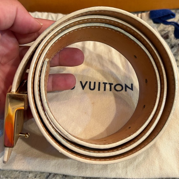 LOUIS VUITTON DAMIER AZUR INITIAL BELT - Picture 6 of 16